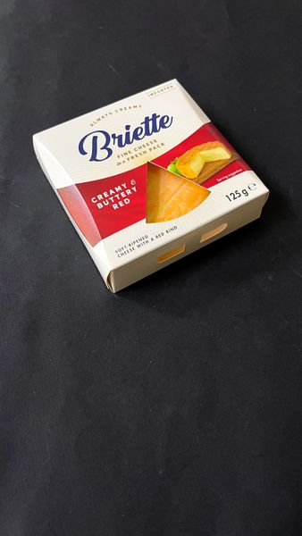 Сир мягкий Briette Creamy & Buttery Red Бриет (125г) 238 фото