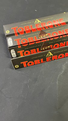 Шоколад Toblerone чорний (100г) 204 фото